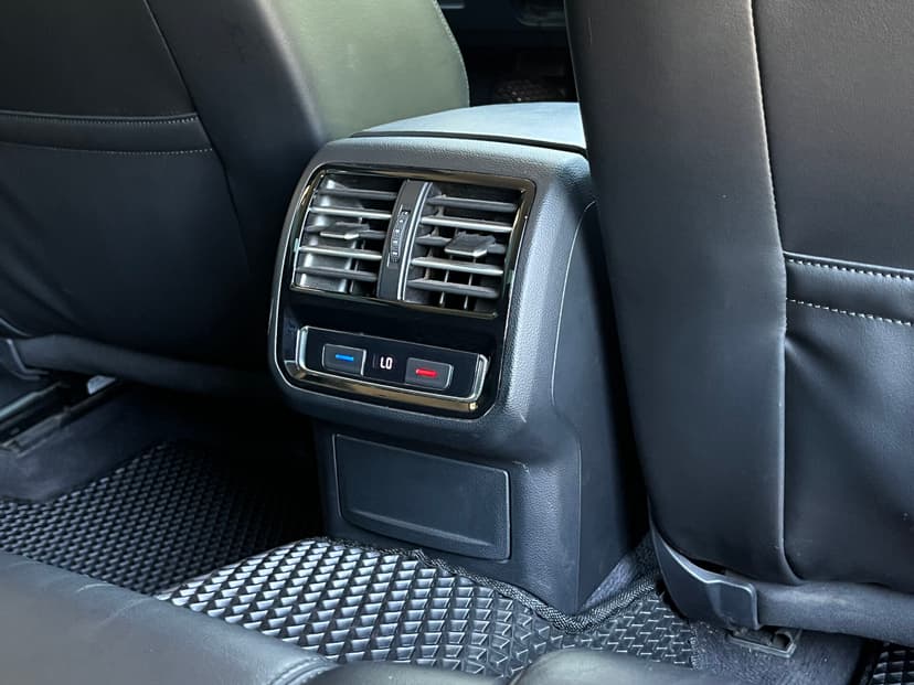 volkswagen-passat-2018-61-27