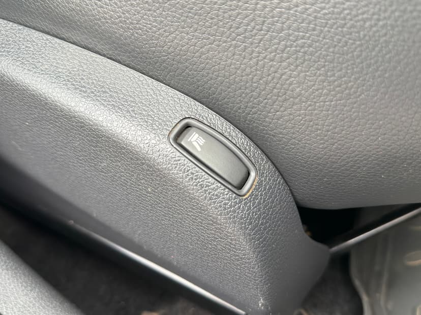 renault-logan-2011-576-17