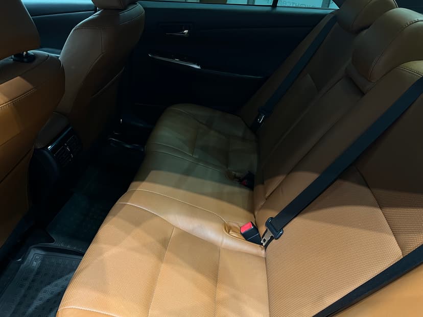 toyota-camry-2017-1100-17