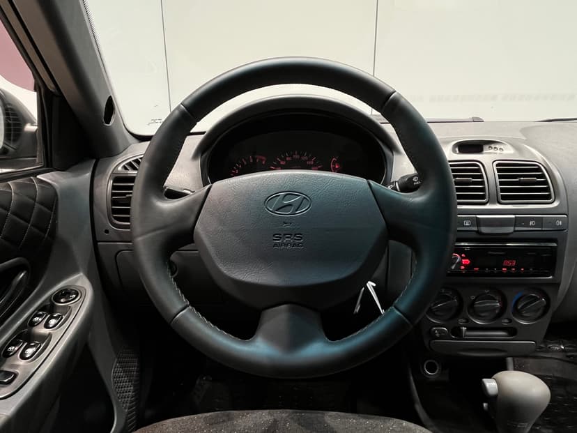 hyundai-accent-2005-1088-7