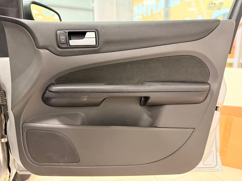 ford-focus-2007-789-24