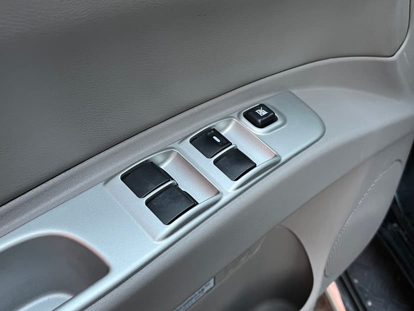 mitsubishi-pajero sport-2011-54-19
