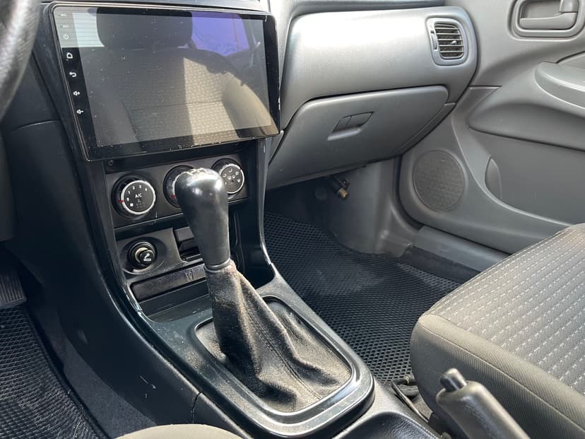 nissan-almera classic-2008-174-18