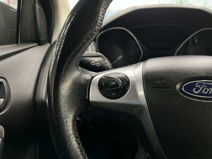 ford-focus-2015-164-16
