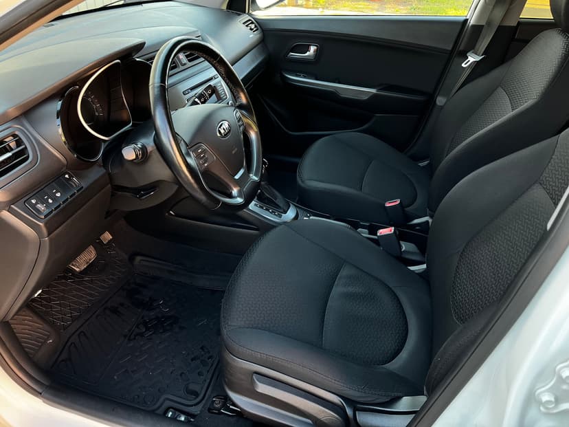 kia-rio-2016-556-18