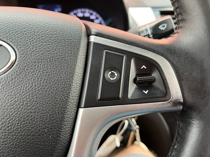 hyundai-solaris-2011-40-11