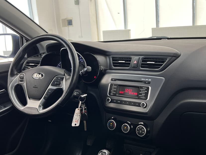 kia-rio-2015-7-32