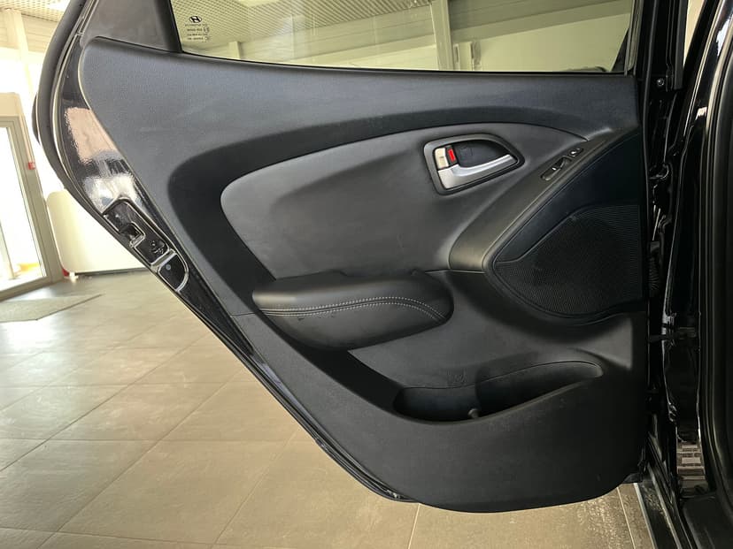 hyundai-ix35-2012-37-19