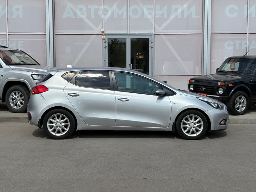 kia-ceed-2013-175-3