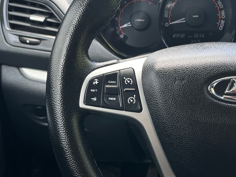 ваз (lada)-vesta-2018-76-12