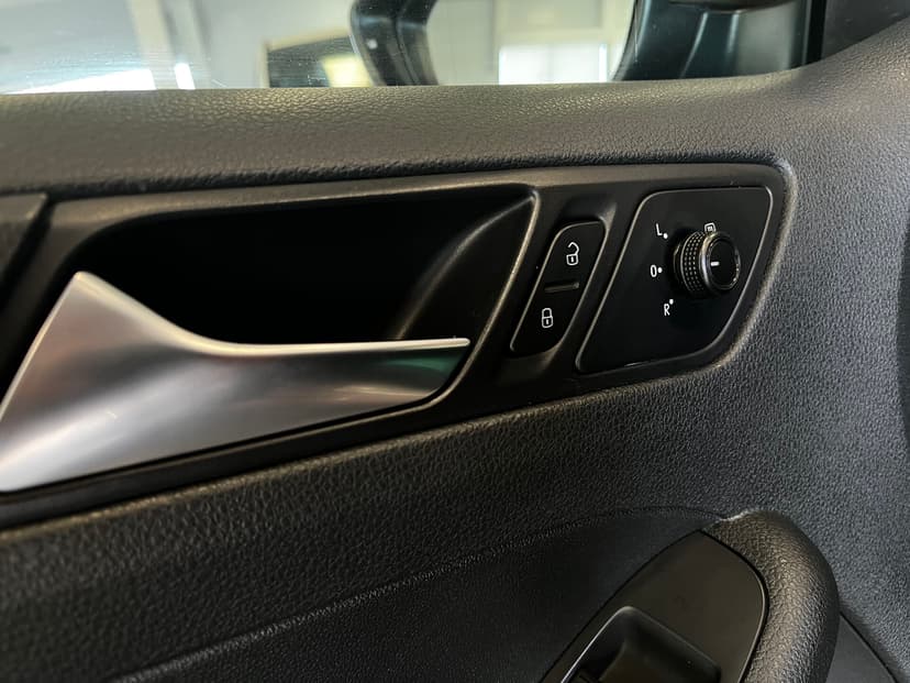 volkswagen-jetta-2015-390-17