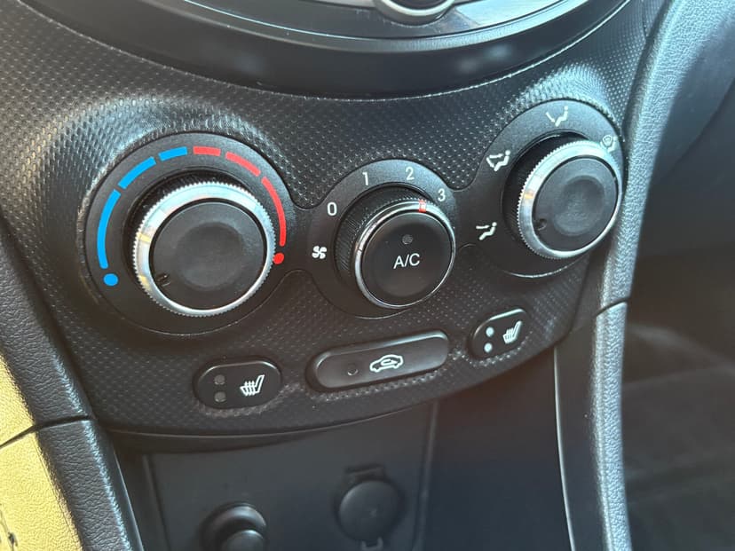 hyundai-solaris-2014-202-16