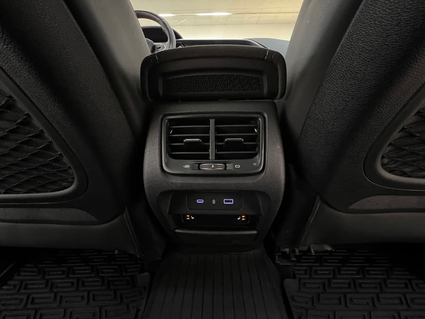 geely-tugella-2023-368-42