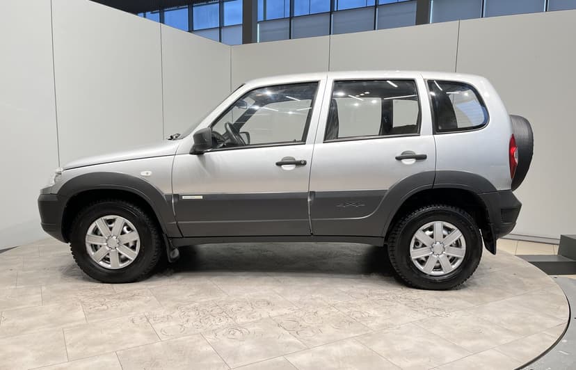 chevrolet-niva-2012-374-1