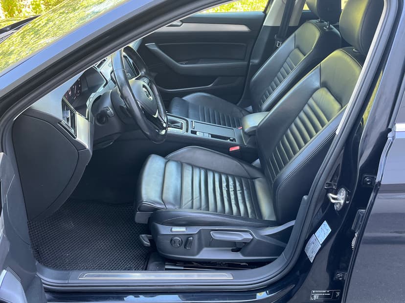volkswagen-passat-2018-61-21