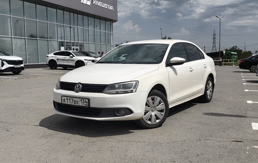 volkswagen-jetta-2012-177-0