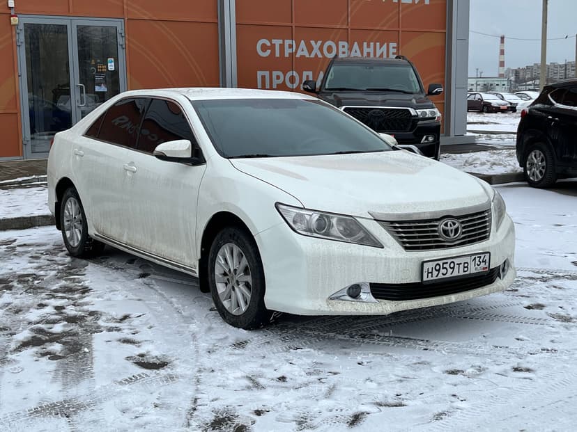 toyota-camry-2014-947-0