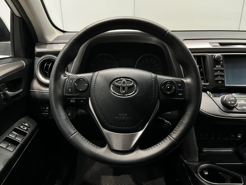 toyota-rav4-2017-1097-7