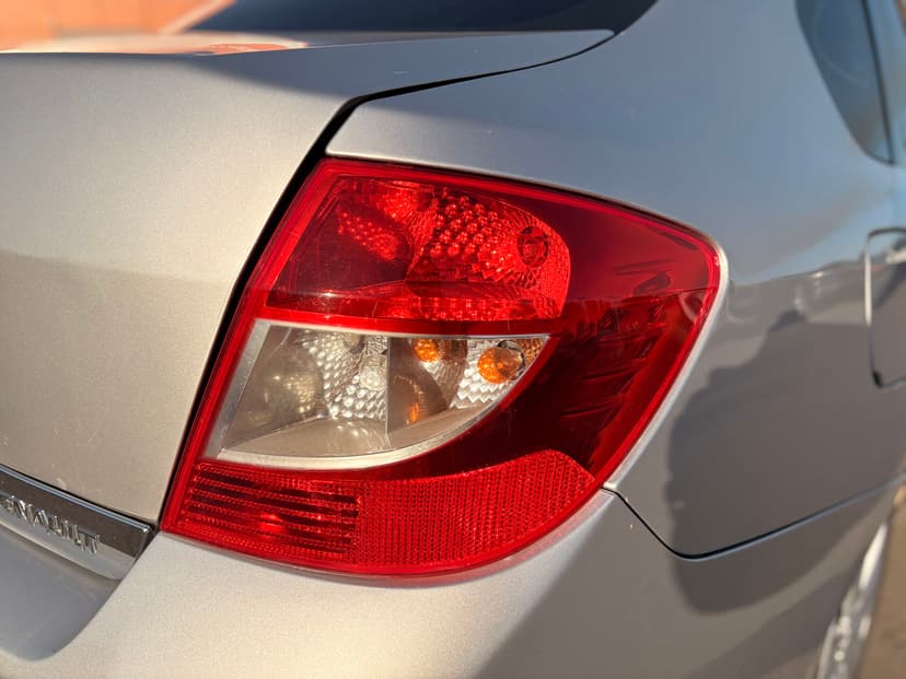 renault-symbol-2009-427-9