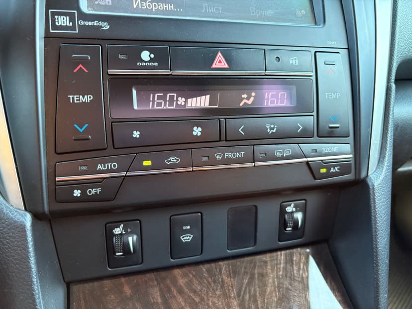 toyota-camry-2015-361-18