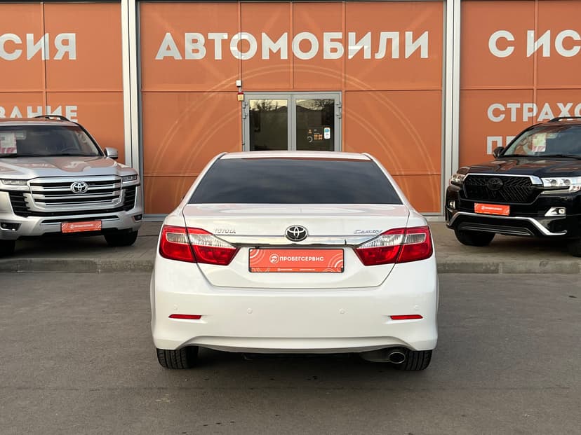 toyota-camry-2014-568-5