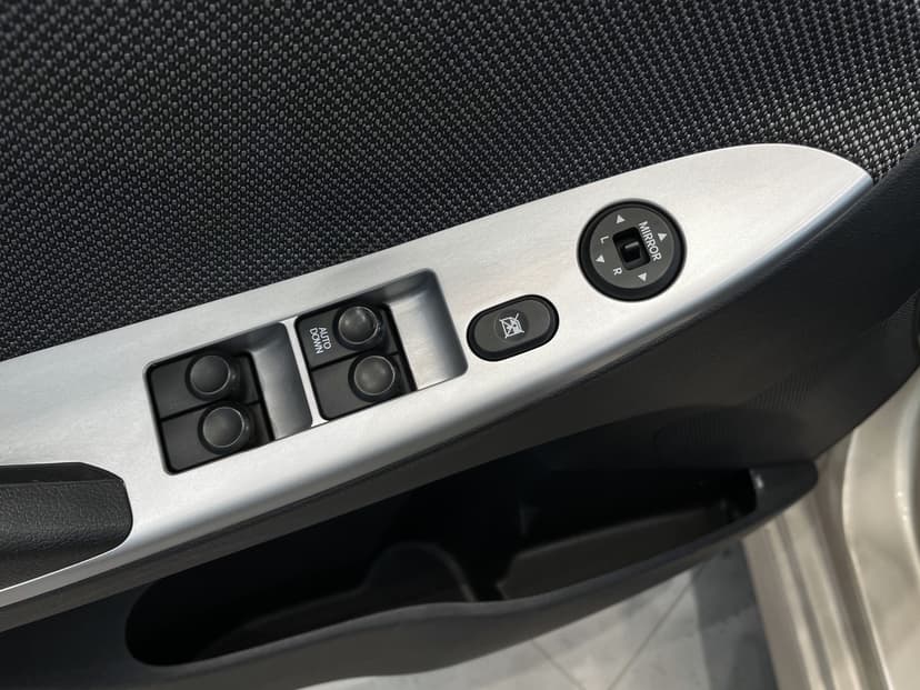 hyundai-solaris-2012-1137-5