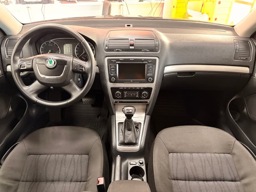 skoda-octavia-2011-519-10