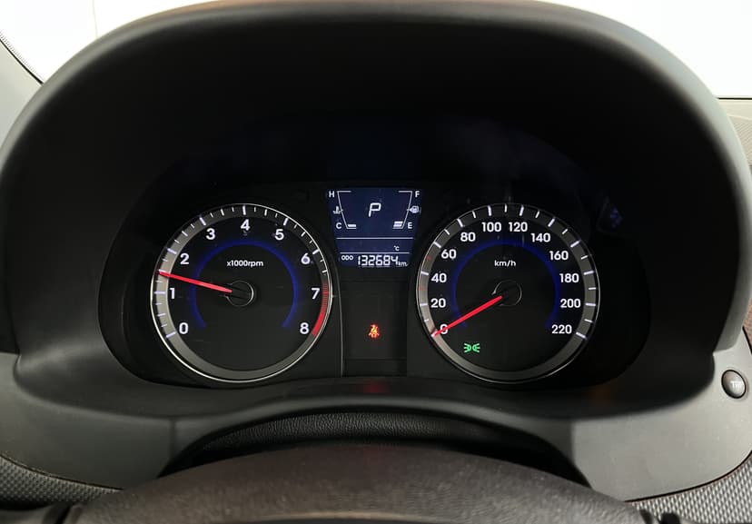 hyundai-solaris-2012-1137-11