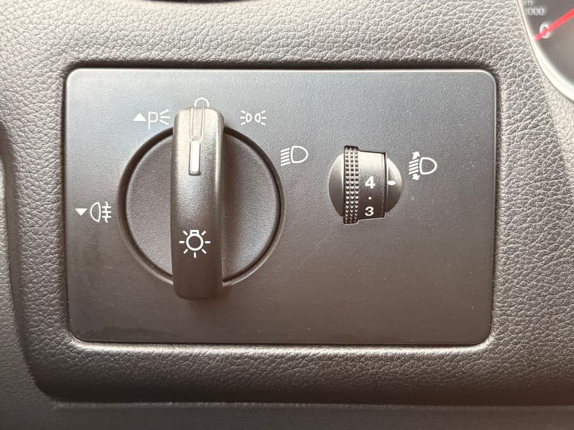 ford-focus-2008-323-16