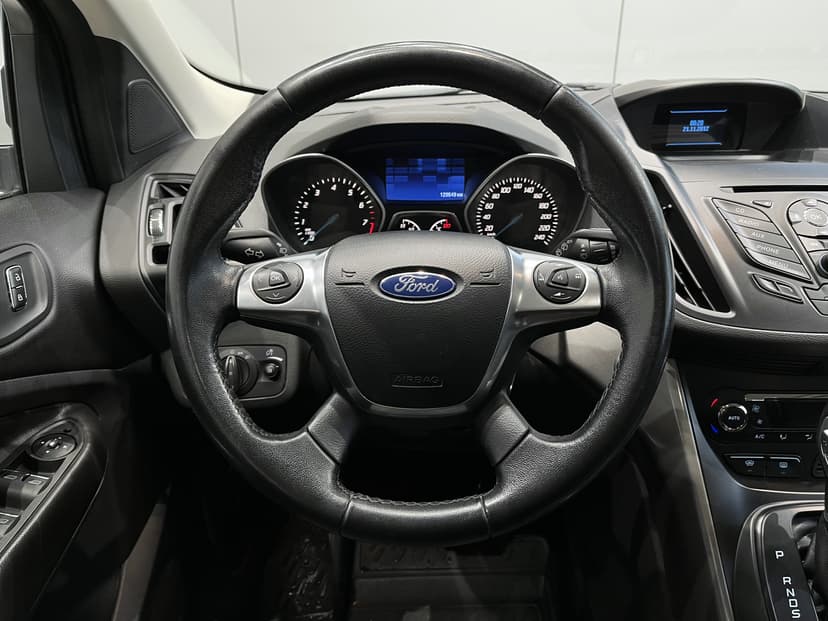 ford-kuga-2013-1108-11