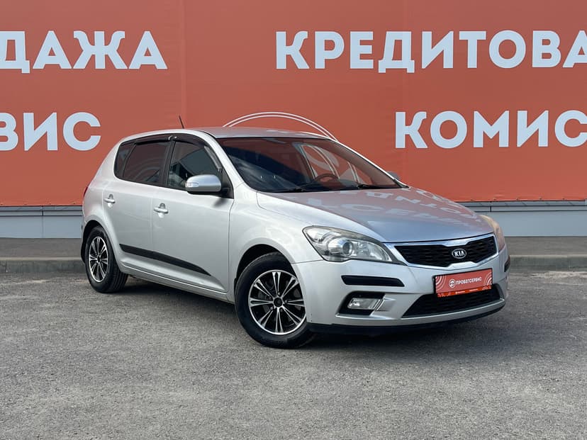kia-ceed-2010-52-2