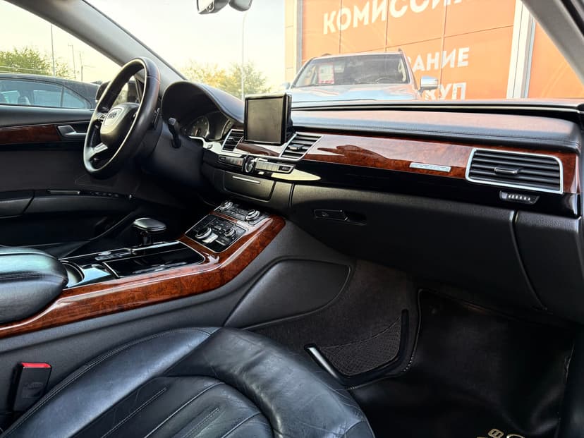 audi-a8-2011-360-24