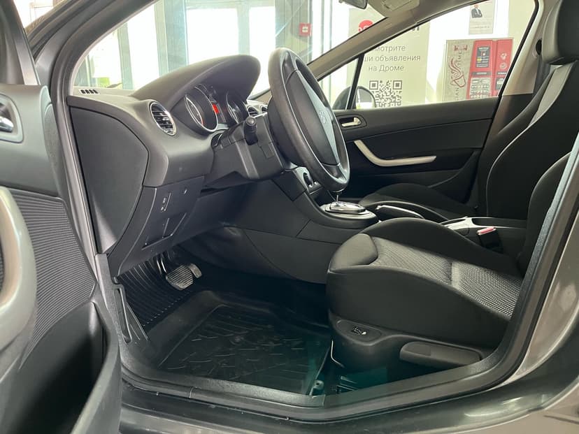 peugeot-308-2011-165-13
