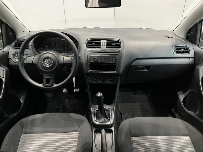 volkswagen-polo-2012-1138-7