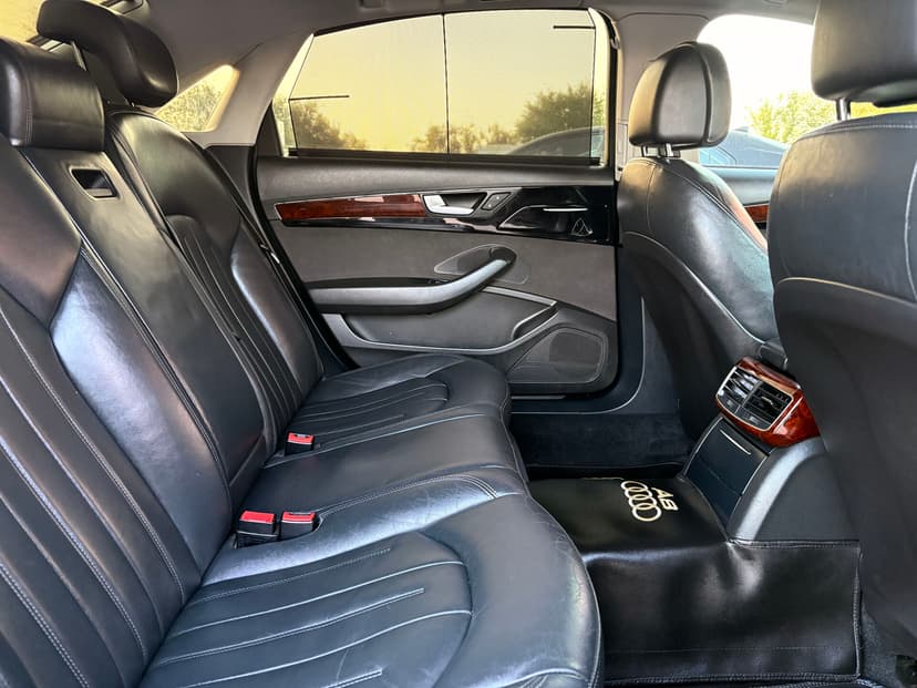 audi-a8-2011-360-28