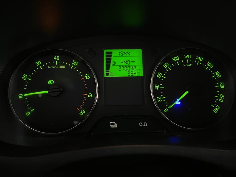 skoda-fabia-2013-1173-23