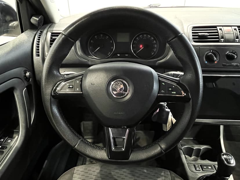 skoda-fabia-2013-1173-22