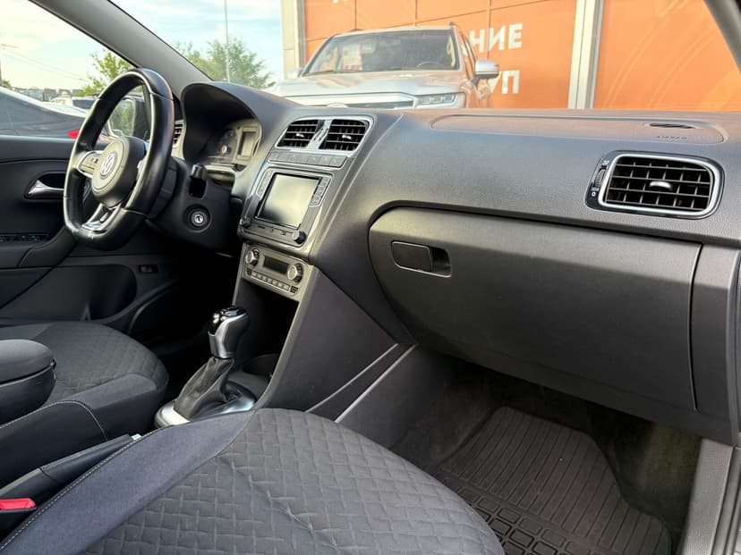 volkswagen-polo-2018-265-24