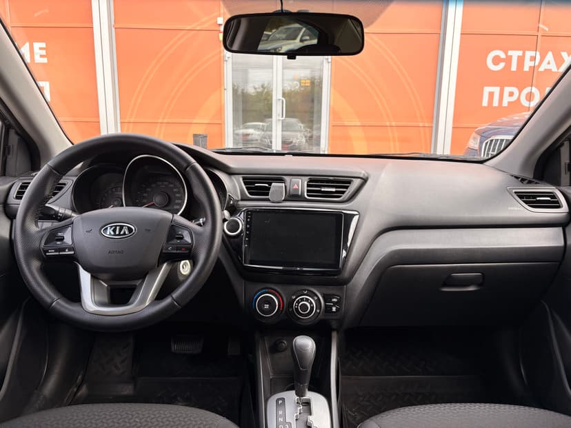kia-rio-2012-381-10