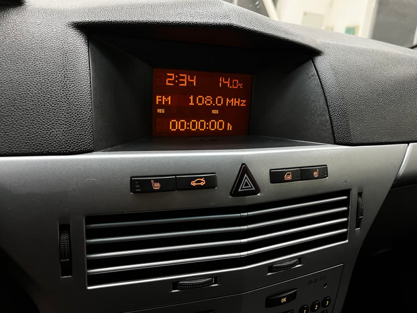 opel-astra-2013-677-12