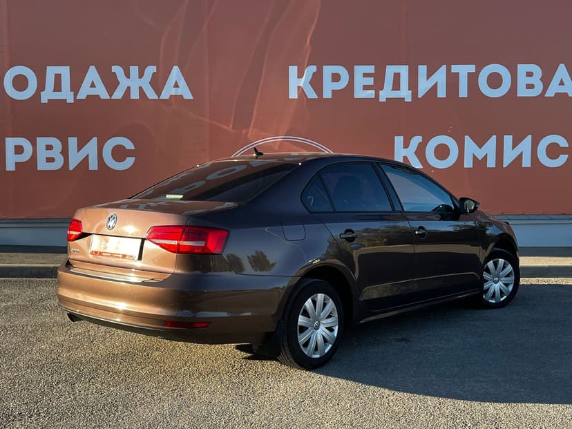 volkswagen-jetta-2015-390-4