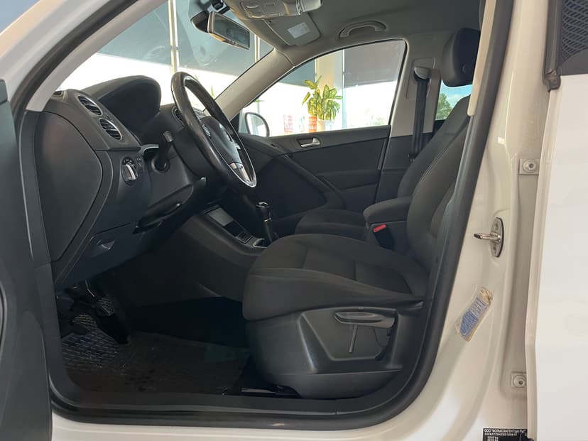volkswagen-tiguan-2015-197-12