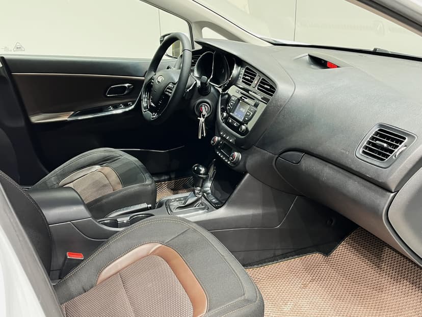 kia-ceed-2014-1150-24