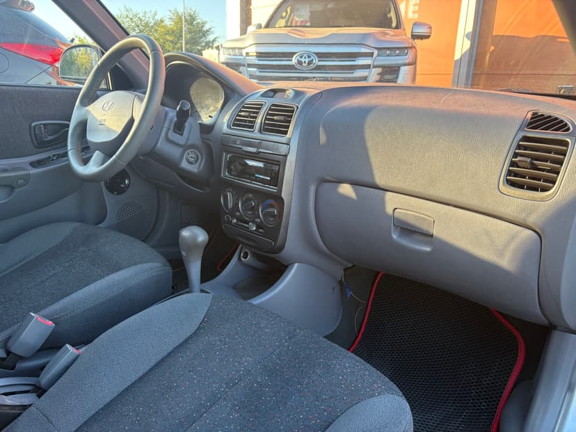 hyundai-accent-2008-235-20