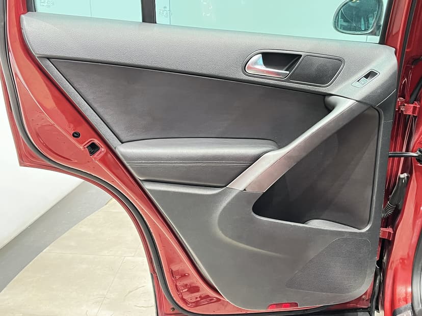 volkswagen-tiguan-2009-1178-12