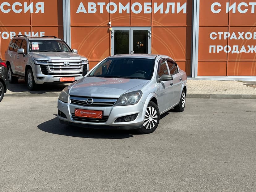 opel-astra-2011-226-0