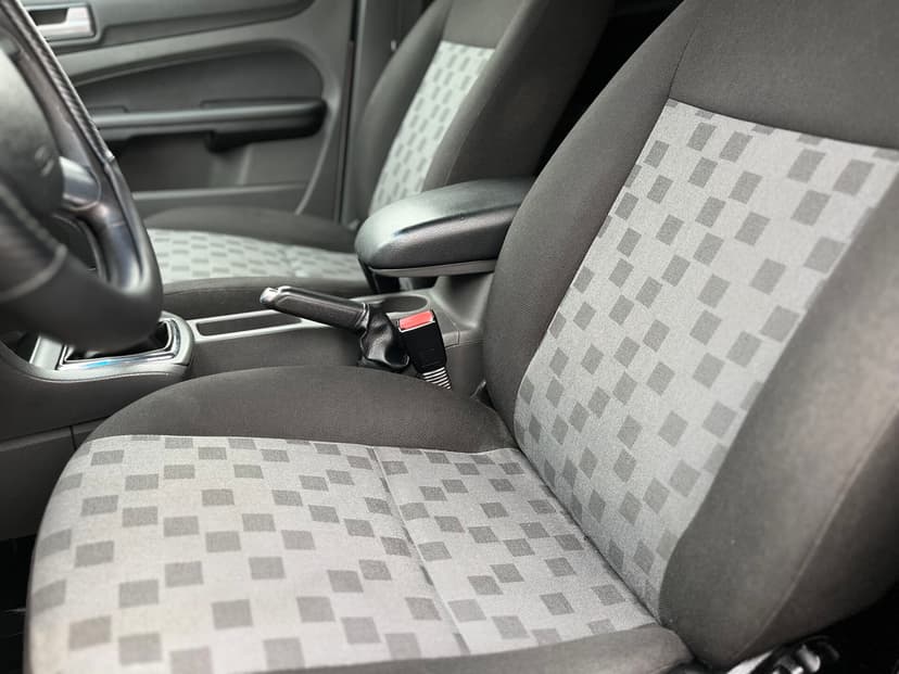 ford-focus-2007-762-17