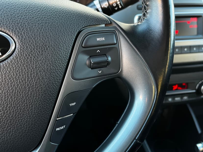 kia-rio-2016-556-11
