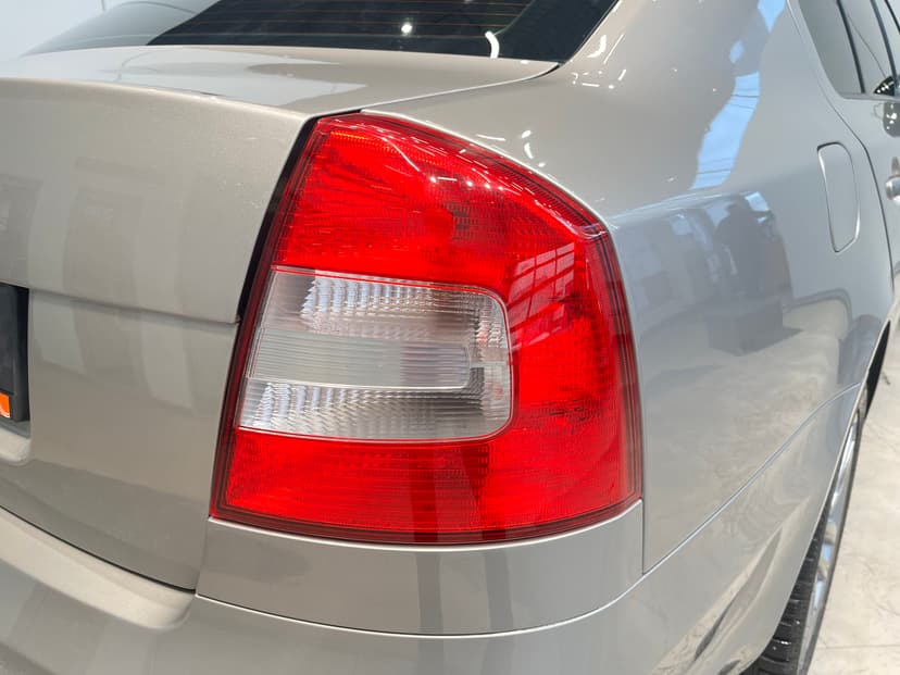 skoda-octavia-2011-1028-28