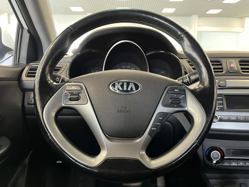 kia-rio-2016-26-10